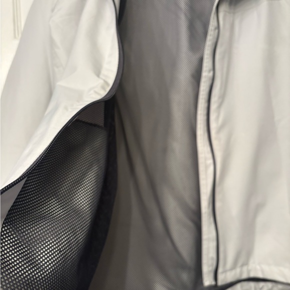 Gill Women's White Ski Jacket - Picture 3 of 6